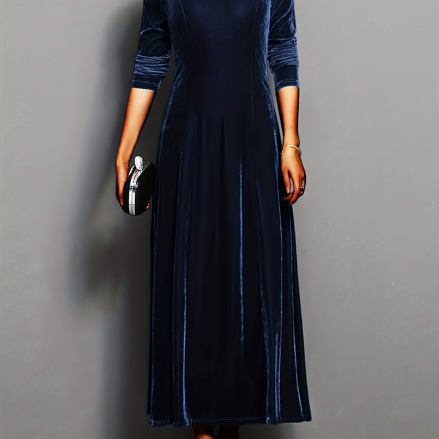 Serena | Velvet Elegance Midi Dress