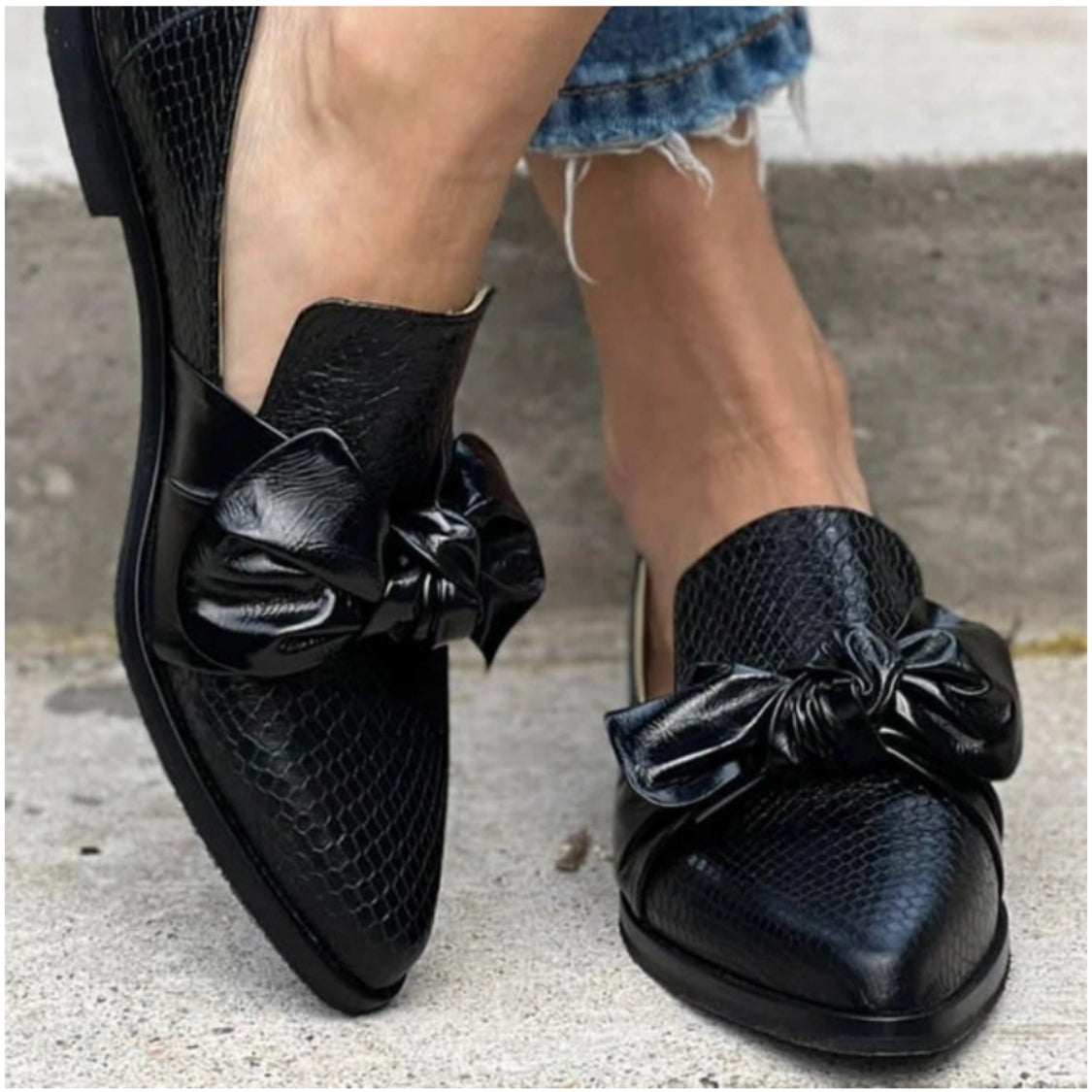 Seravinnia | Loafers With Bow Detail