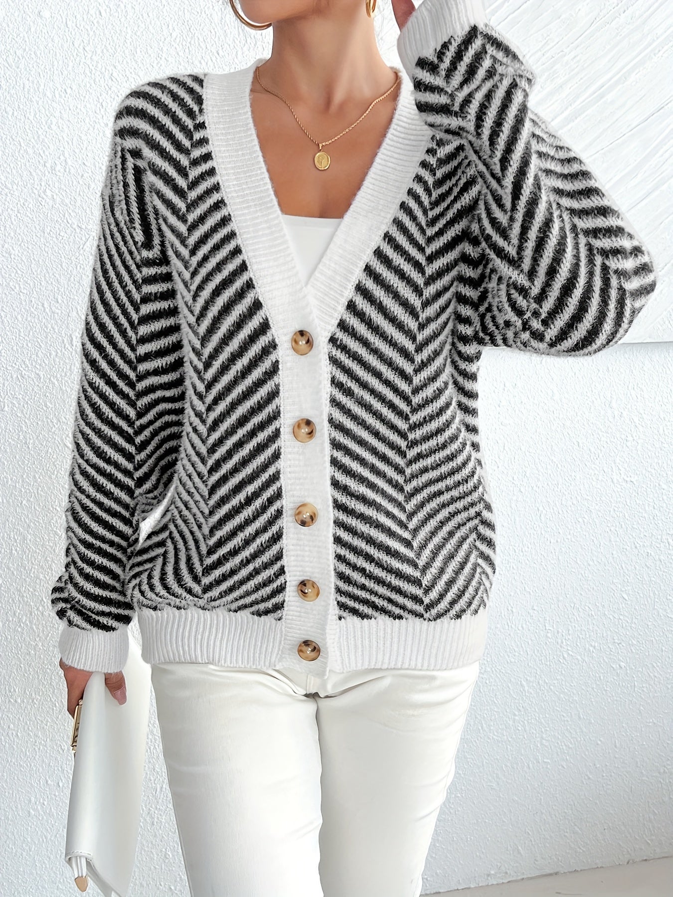 Elly | Monochrome Chic Cardigan