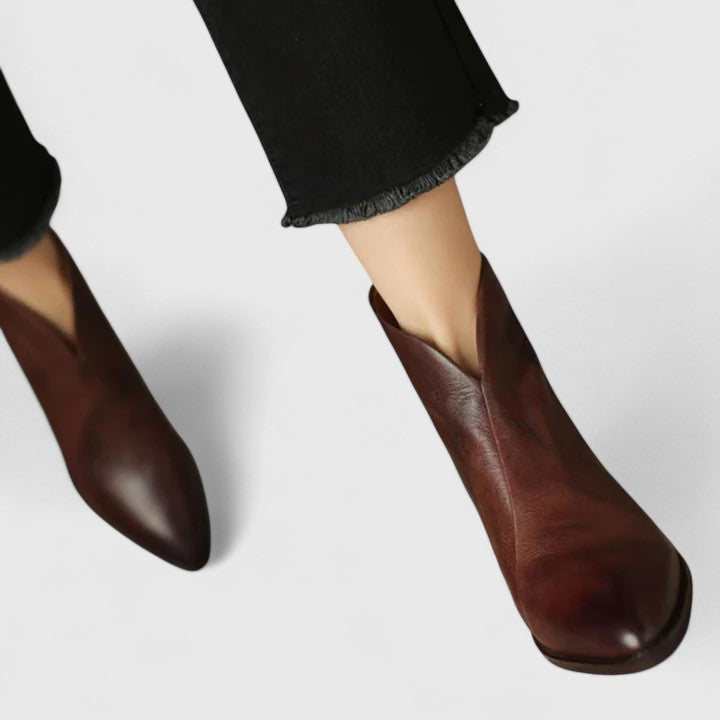 Raynlee™ | Elegant Low-Heel Ankle Boots