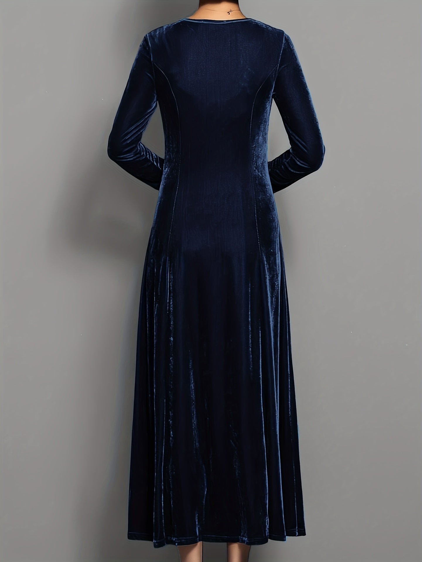 Serena | Velvet Elegance Midi Dress