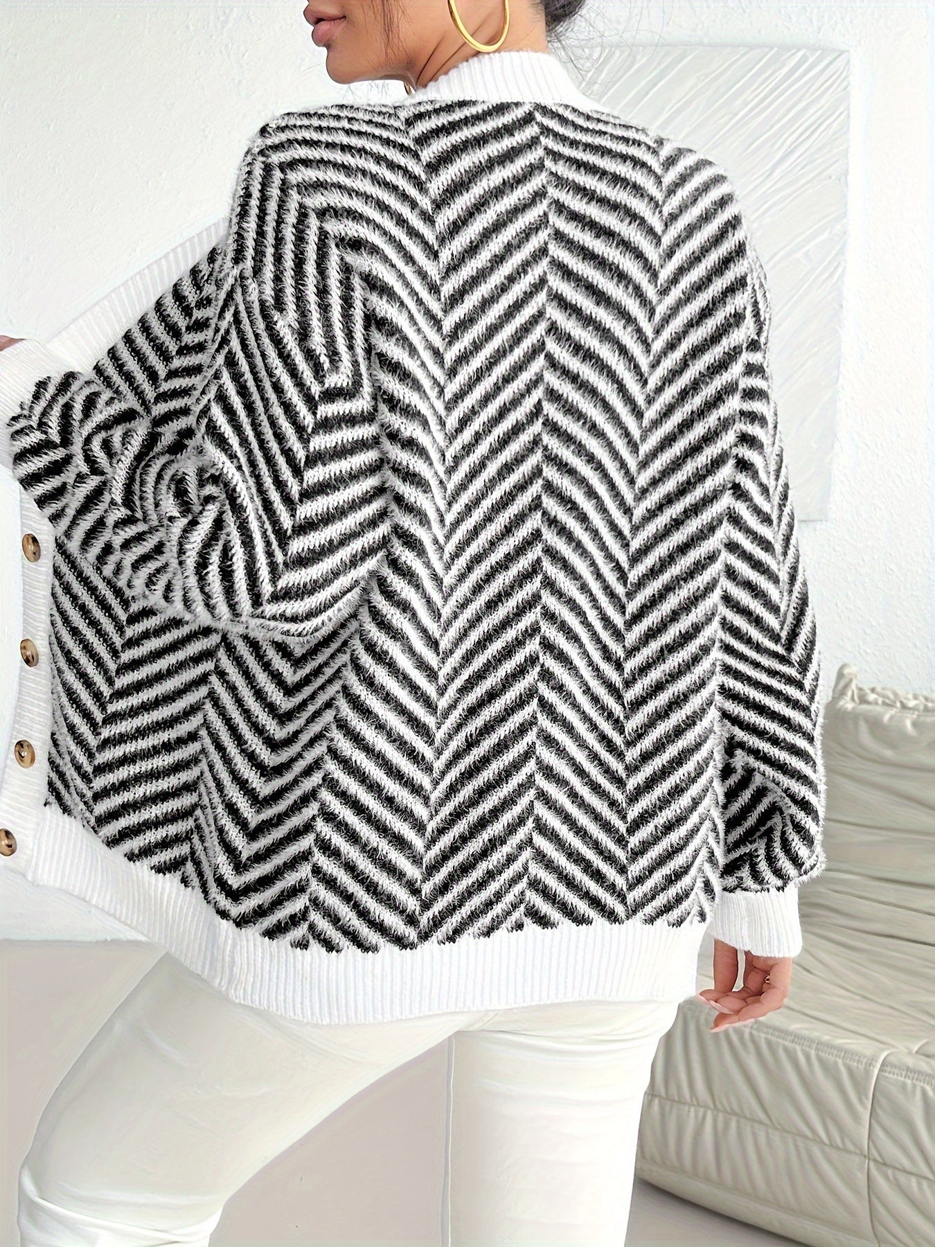 Elly | Monochrome Chic Cardigan