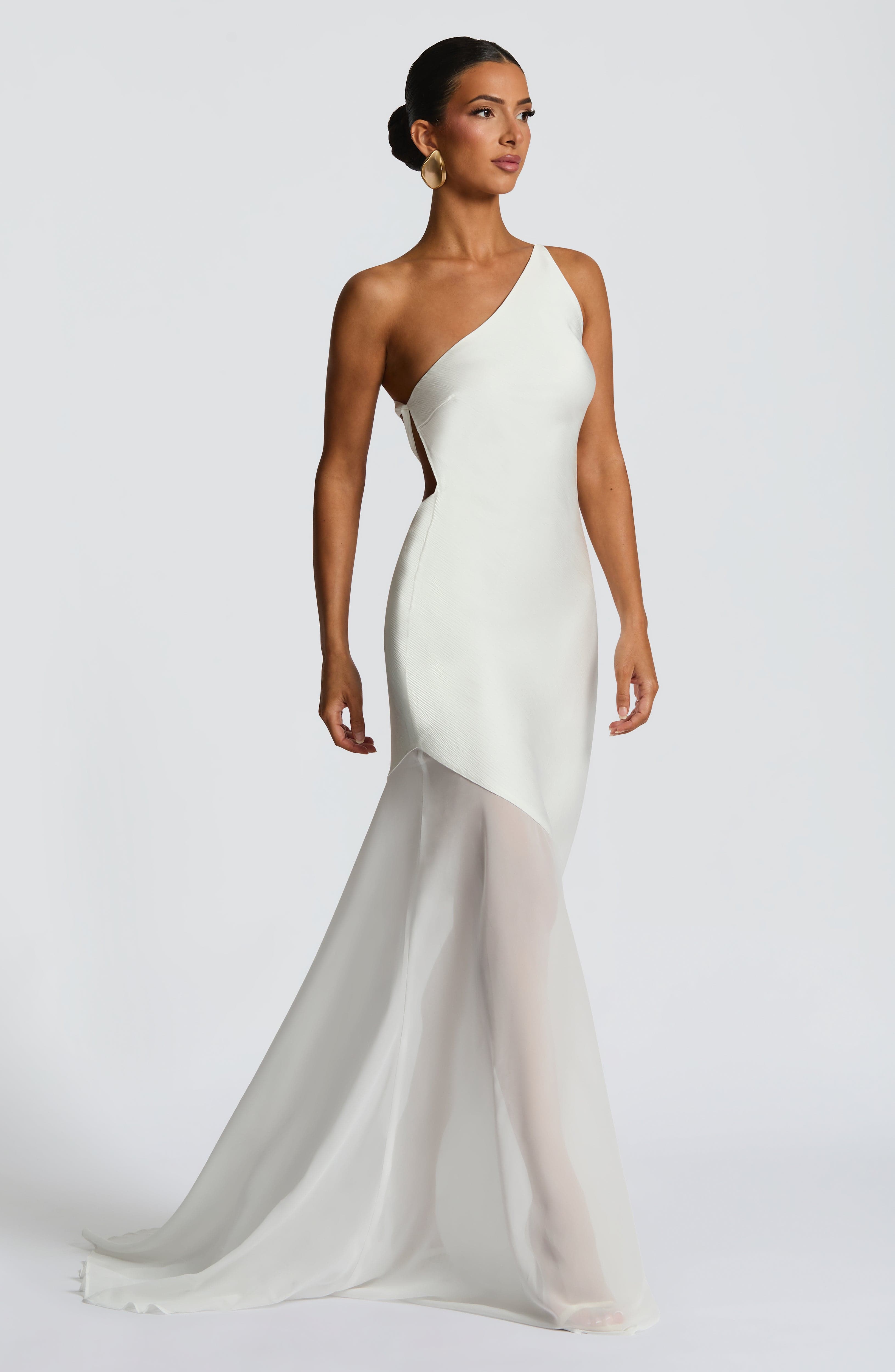 Carmen - One-Shoulder Mesh Gown