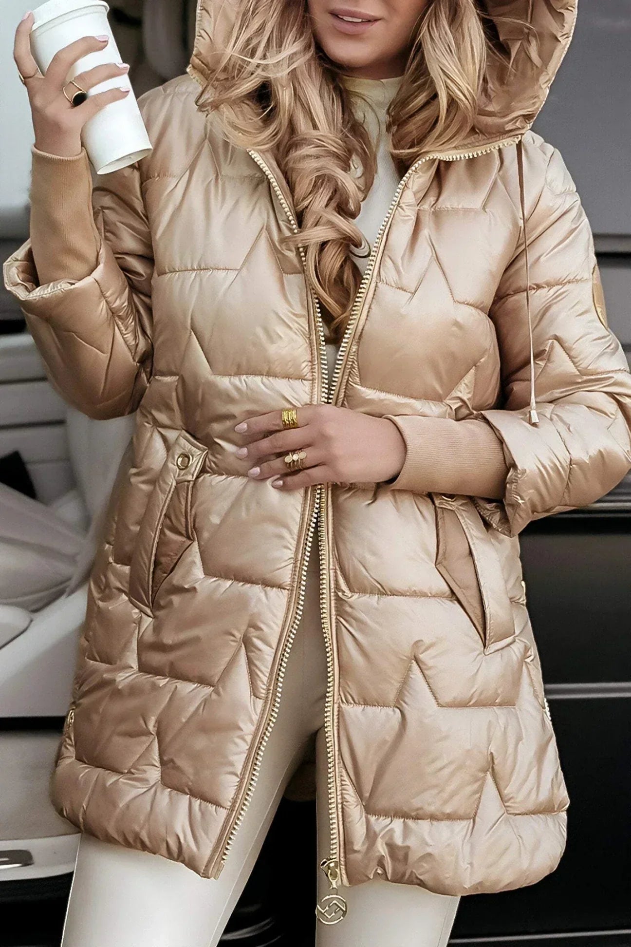 ASTRID - Elegant winter jacket with hood and lining