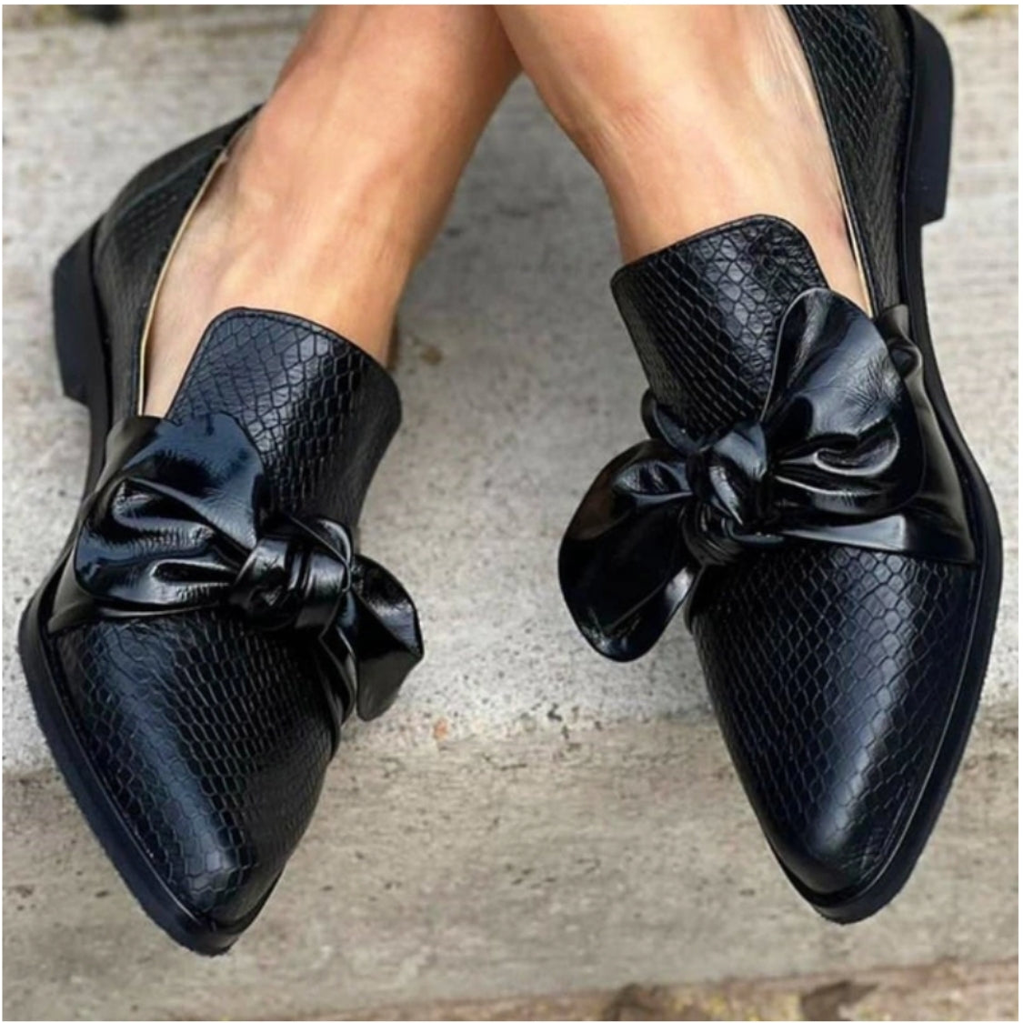 Seravinnia | Loafers With Bow Detail