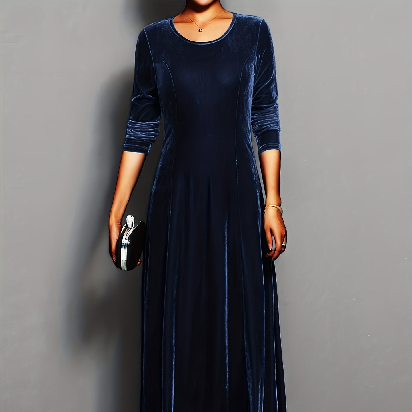 Serena | Velvet Elegance Midi Dress