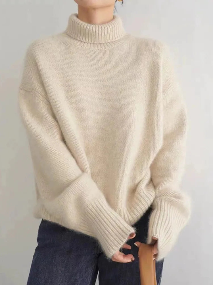 Fíonaí – High-Neck Cashmere Sweater
