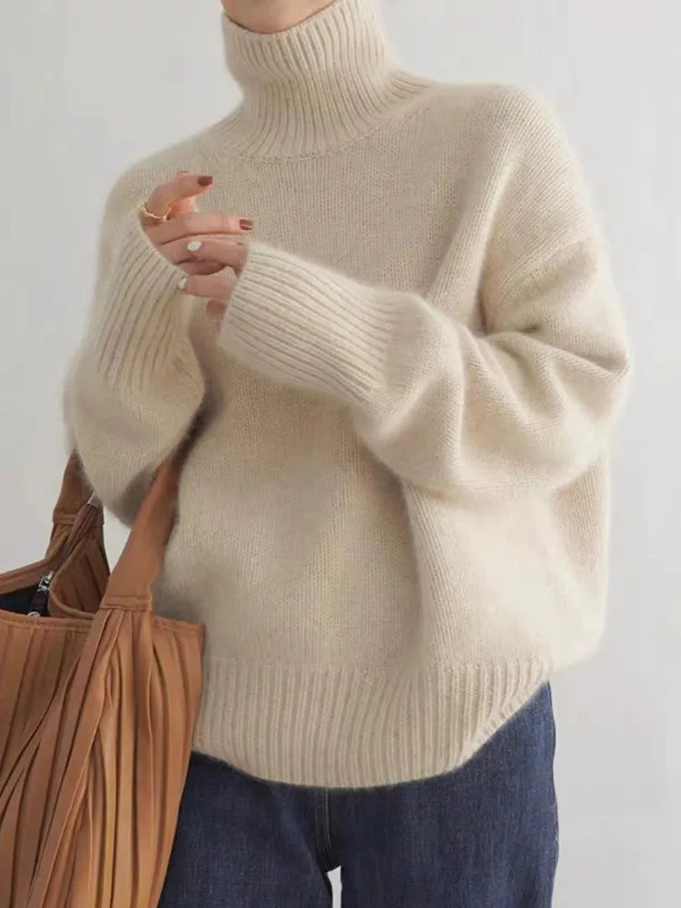 Fíonaí – High-Neck Cashmere Sweater