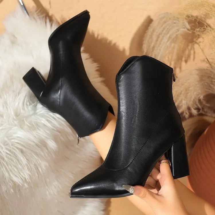 Valeria™ | Sleek Pointed-Heel Ankle Boots